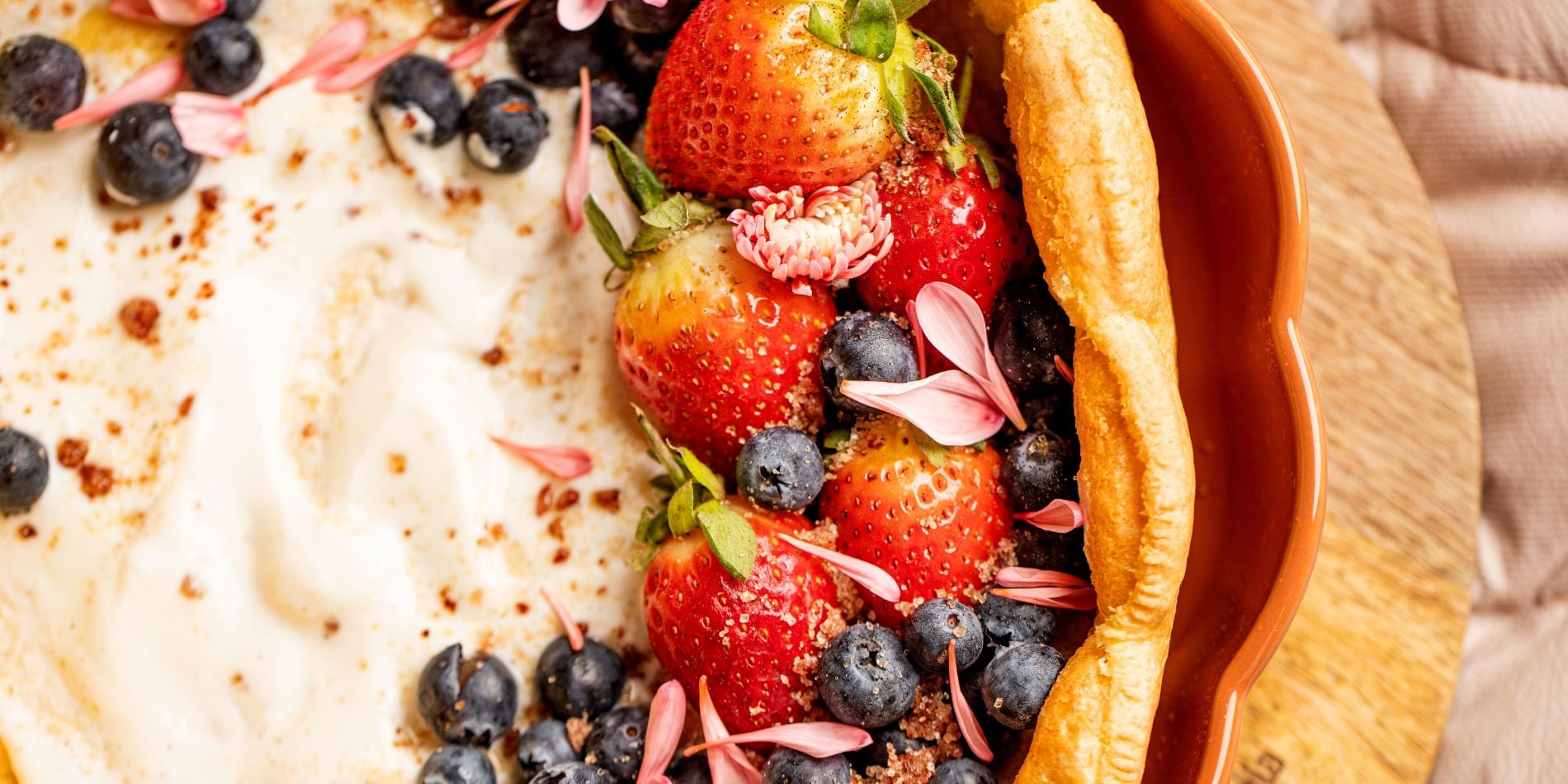 Dutch baby z waniliowym serkiem