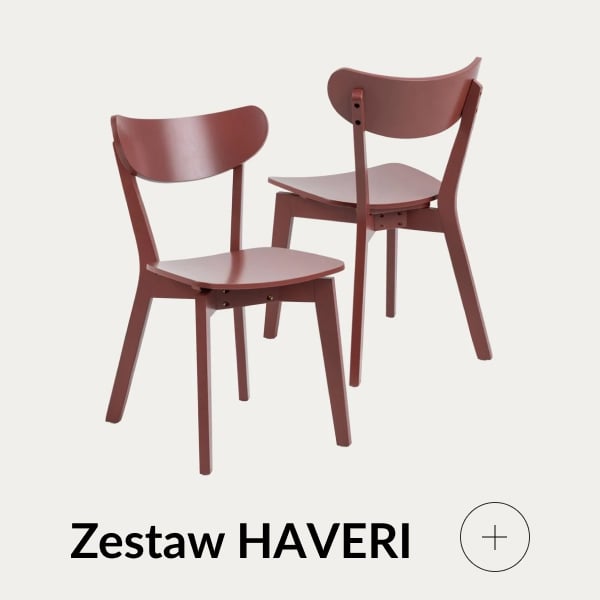 Krzesła drewniane w ceglastym kolorze