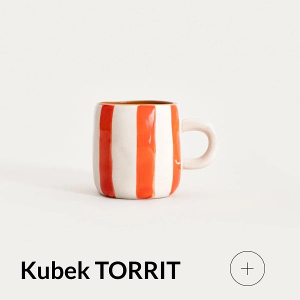 Kubek w pomarańczowe paski