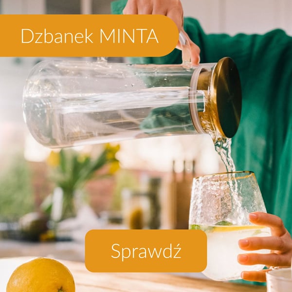 Dzbanek do wody z metalowym wieczkiem
