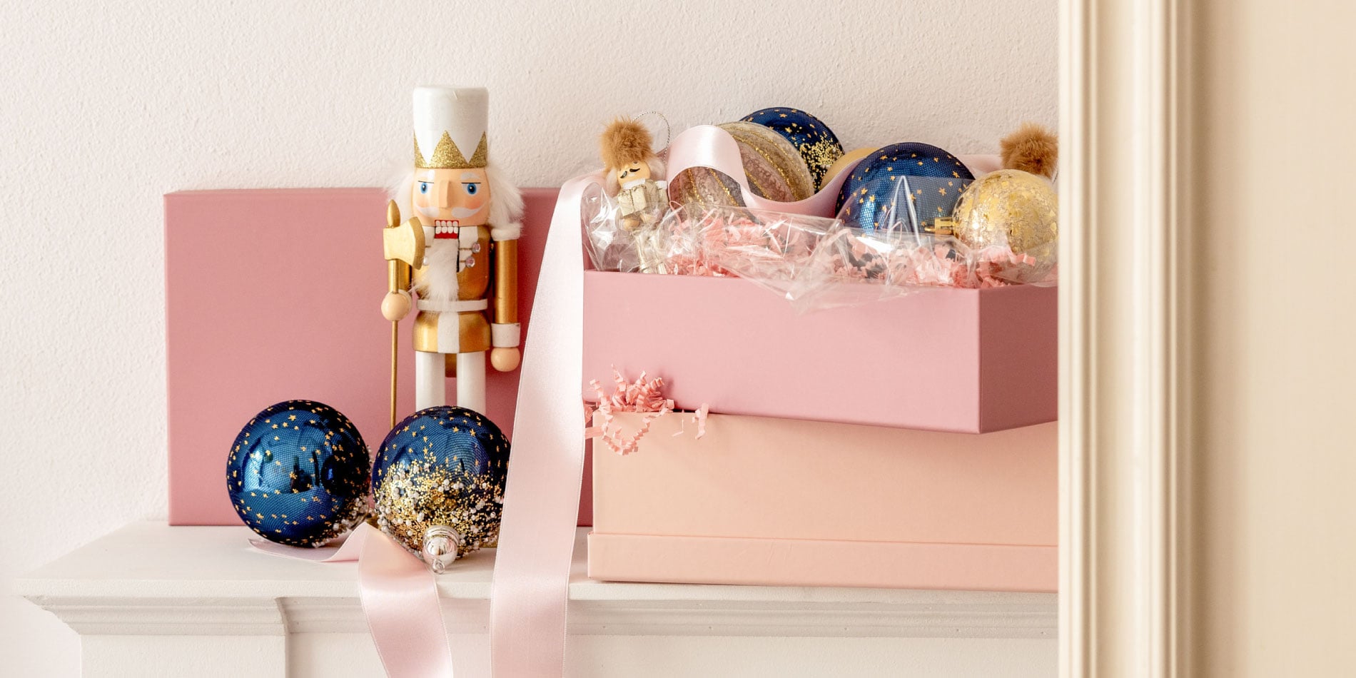 Zimowa aranżacja w stylu glamour z kolekcją Homla Winter Glam